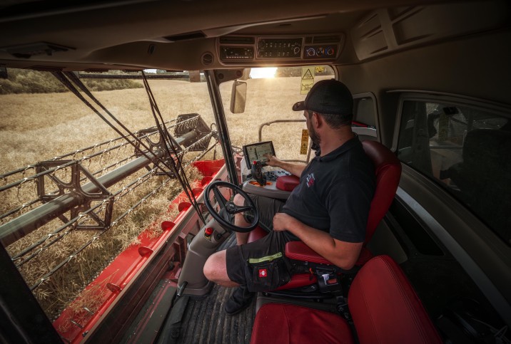 Case IH Axial-Flow 160 seeria 348–375 hj